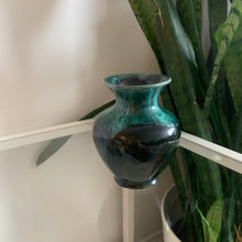 Load image into Gallery viewer, Small Vintage Ceramic Vase
