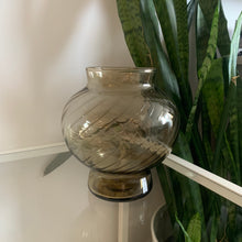Load image into Gallery viewer, Vintage FTDA 1981 Swirl Glass Vase

